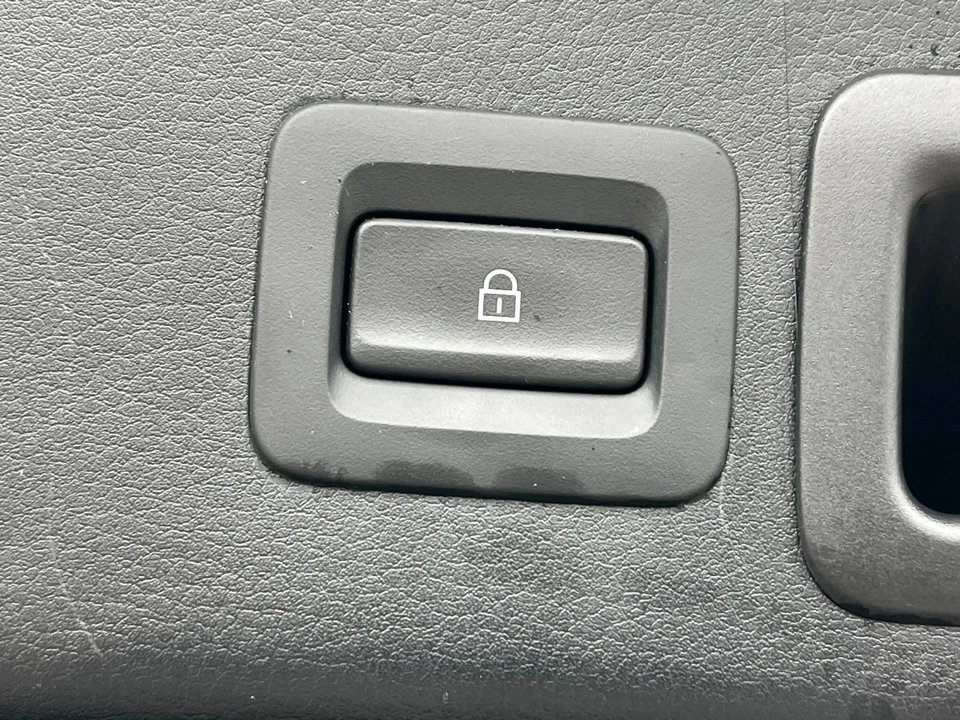 2025 Mazda CX-30 - Image 19 of 31