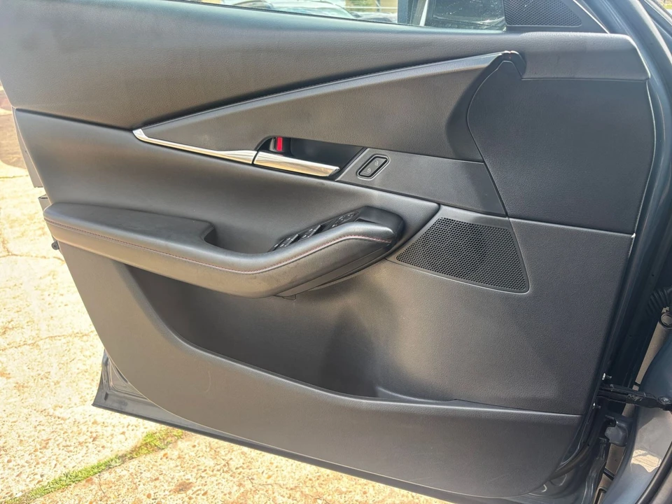 2025 Mazda CX-30 - Image 15 of 31