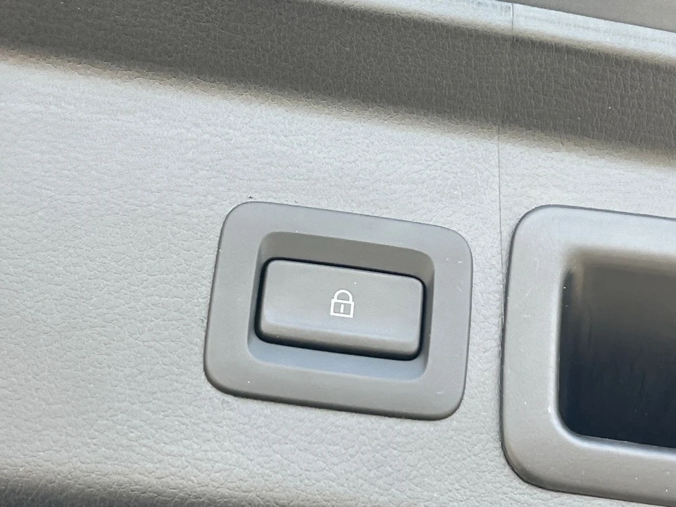 2025 Mazda CX-30 - Image 19 of 31
