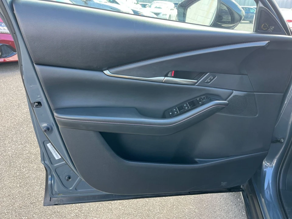 2025 Mazda CX-30 - Image 15 of 31