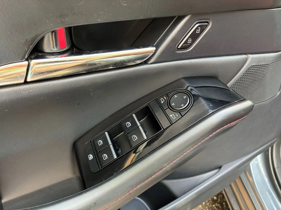 2025 Mazda CX-30 - Image 17 of 31