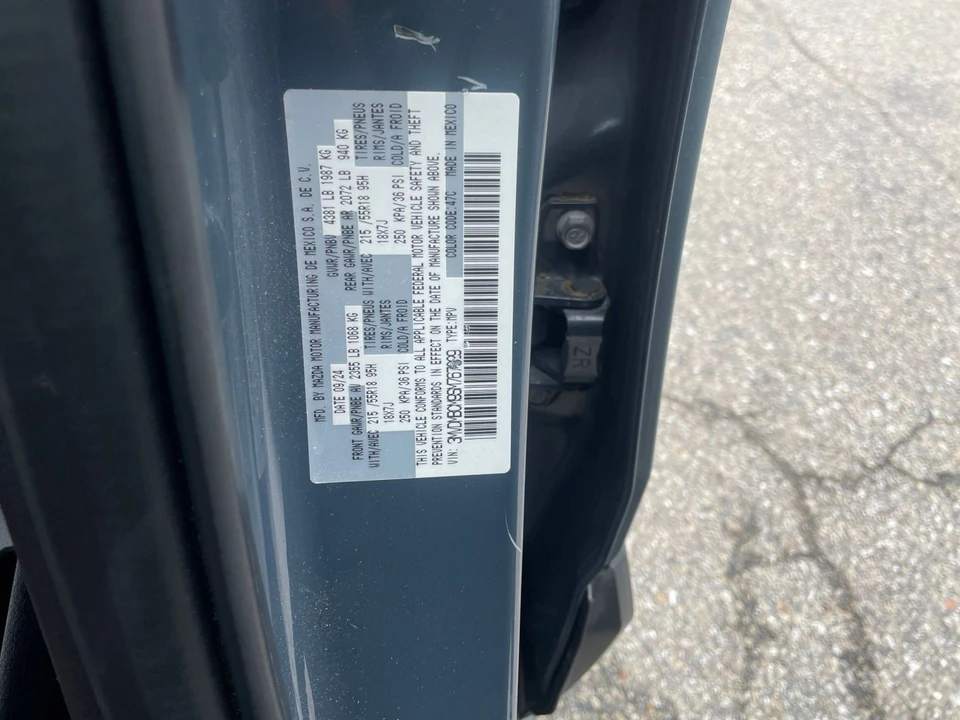 2025 Mazda CX-30 - Image 25 of 31