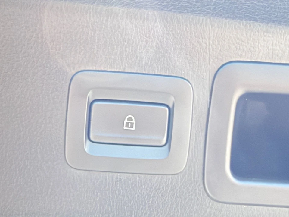 2025 Mazda CX-30 - Image 24 of 31