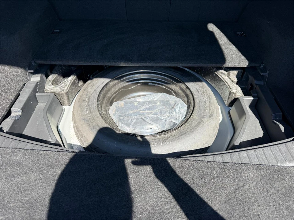 2025 Mazda CX-5 2nd Gen - Image 13 of 31