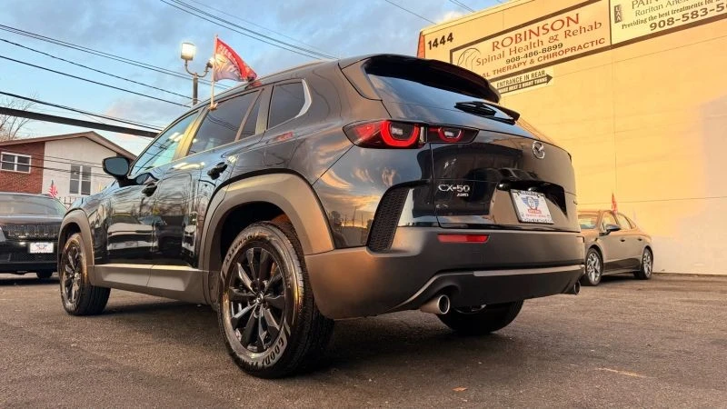2025 Mazda CX-50 - Image 8 of 12