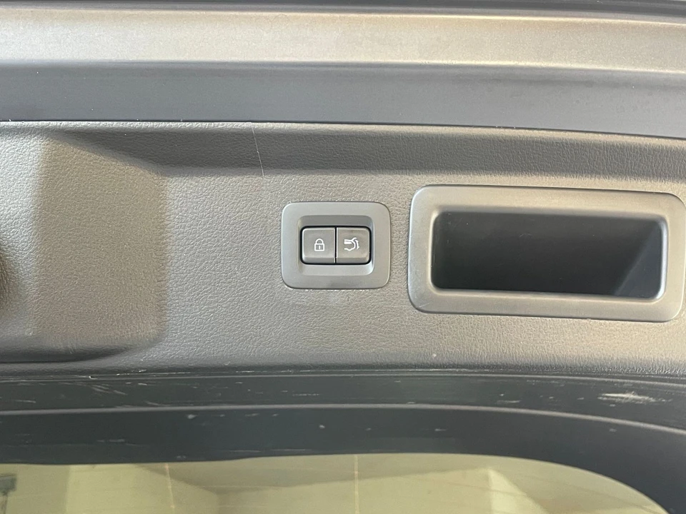 2025 Mazda CX-50 - Image 21 of 31