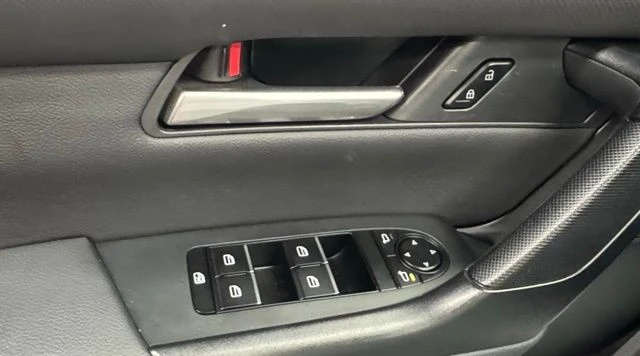 2025 Mazda CX-50 - Image 19 of 21