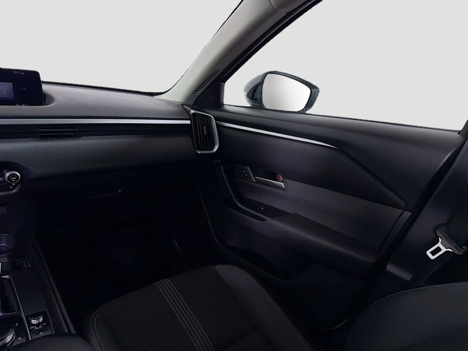 2025 Mazda CX-50 - Image 25 of 31