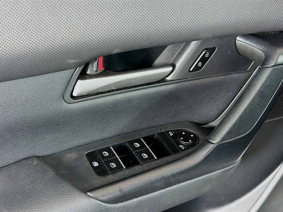 2025 Mazda CX-50 - Image 20 of 31