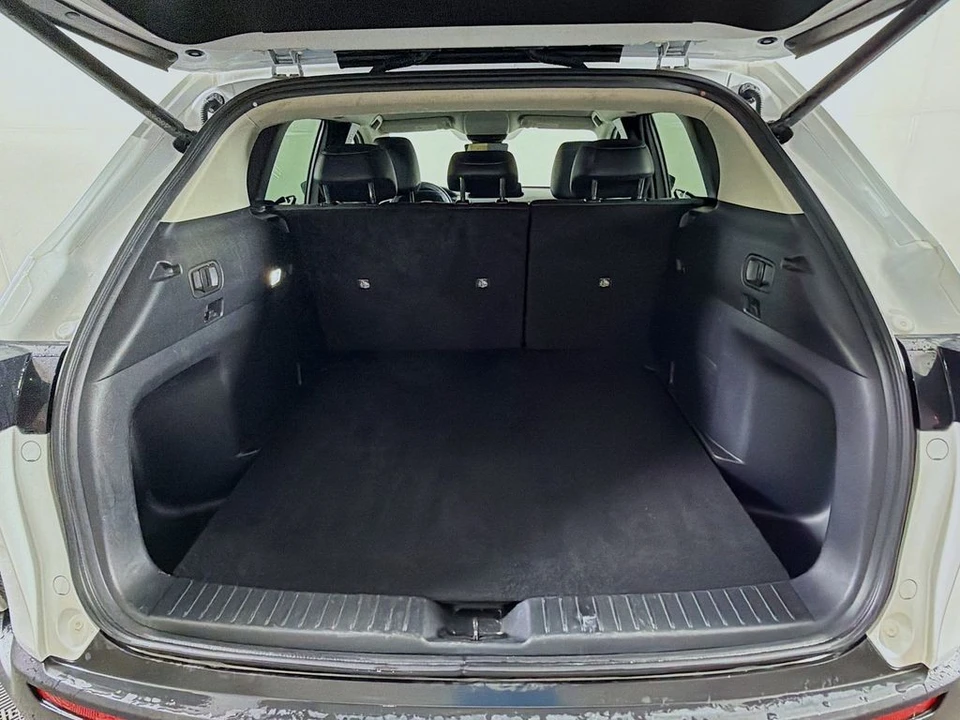 2025 Mazda CX-50 - Image 27 of 31