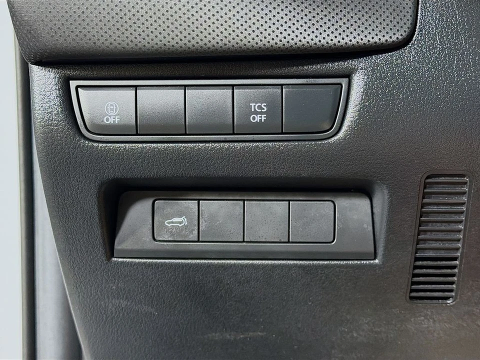 2025 Mazda CX-50 - Image 11 of 21