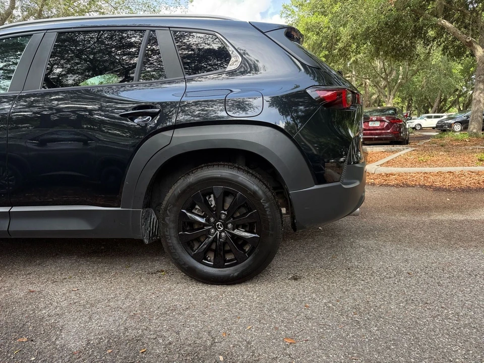 2025 Mazda CX-50 - Image 7 of 31