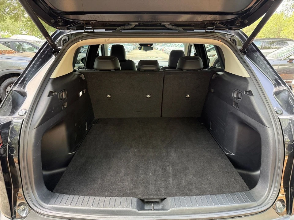 2025 Mazda CX-50 - Image 25 of 31