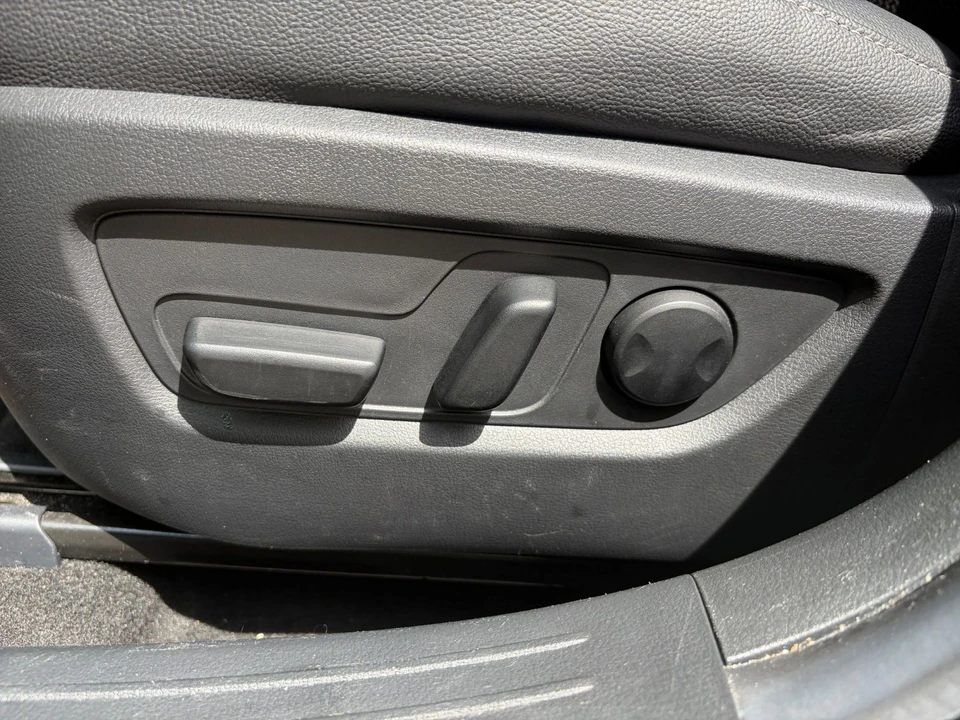 2025 Mazda CX-50 - Image 18 of 31