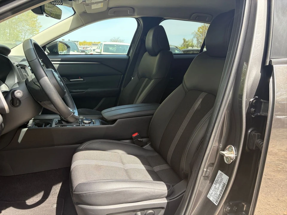 2025 Mazda CX-50 - Image 23 of 31
