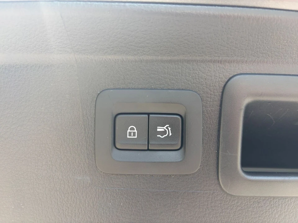 2025 Mazda CX-50 - Image 19 of 31