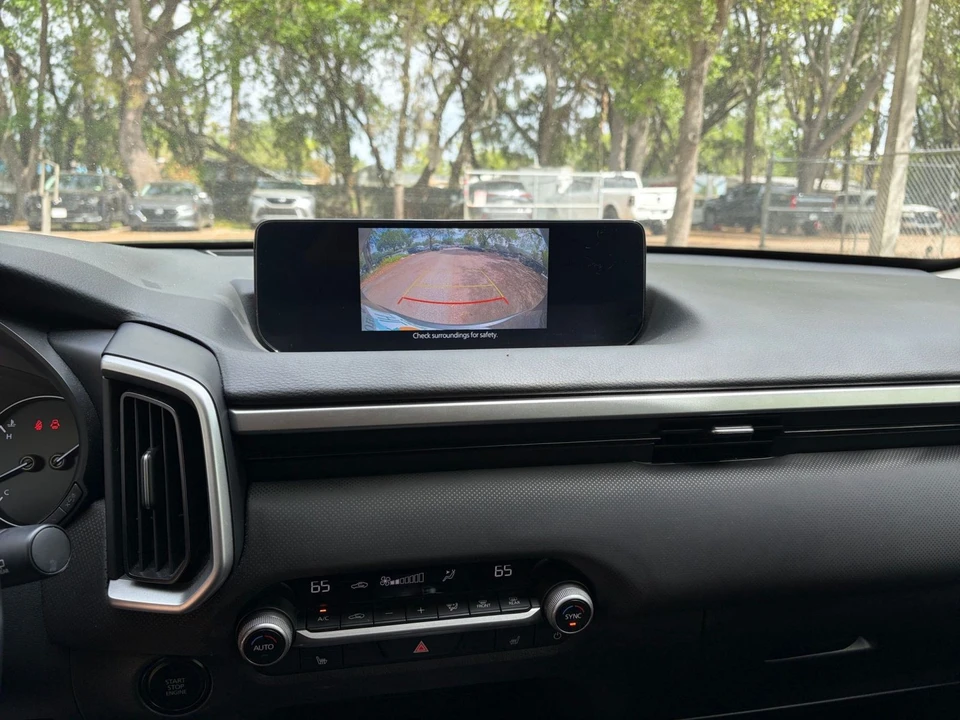 2025 Mazda CX-50 - Image 18 of 31