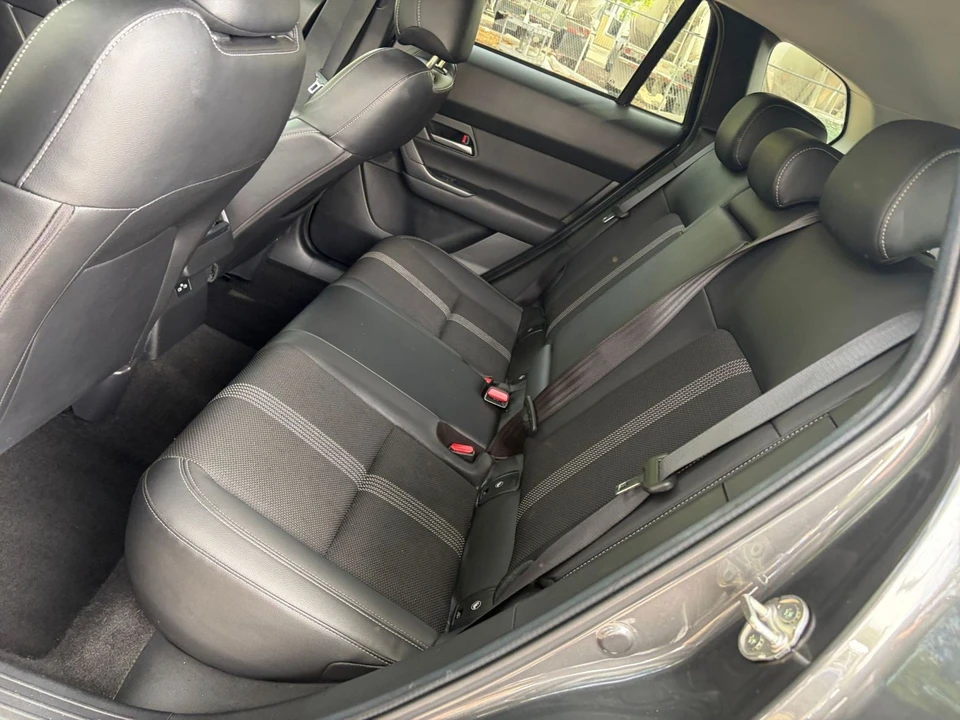 2025 Mazda CX-50 - Image 19 of 31