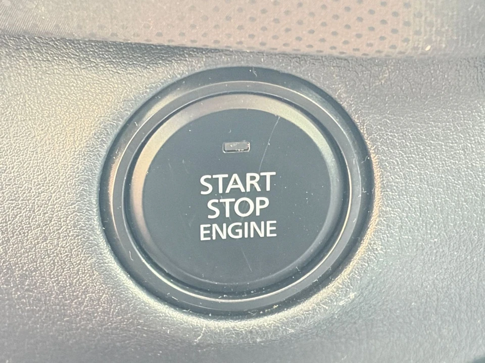 2025 Mazda CX-50 - Image 15 of 31