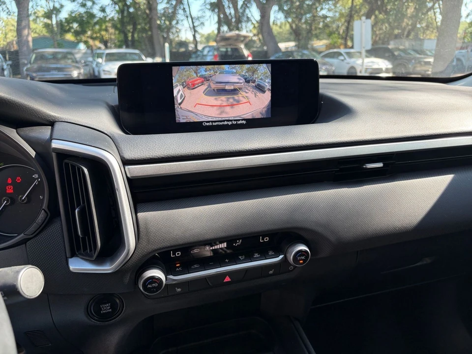 2025 Mazda CX-50 - Image 14 of 31