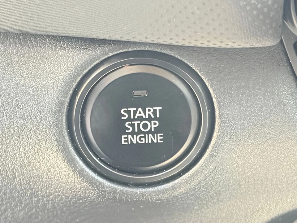 2025 Mazda CX-50 - Image 16 of 31