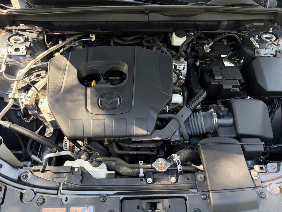 2025 Mazda CX-50 - Image 28 of 31
