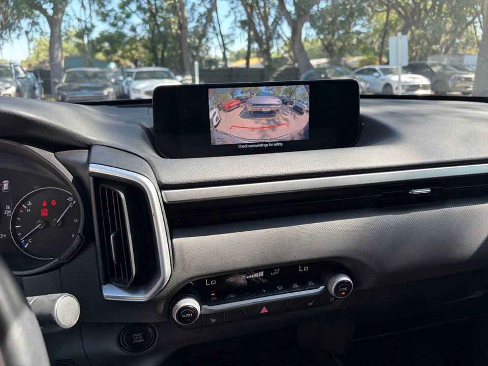 2025 Mazda CX-50 - Image 21 of 31