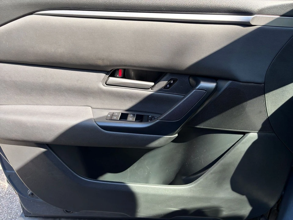 2025 Mazda CX-50 - Image 15 of 31