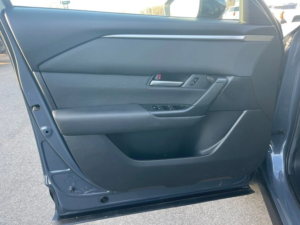 2025 Mazda CX-50 - Image 9 of 12