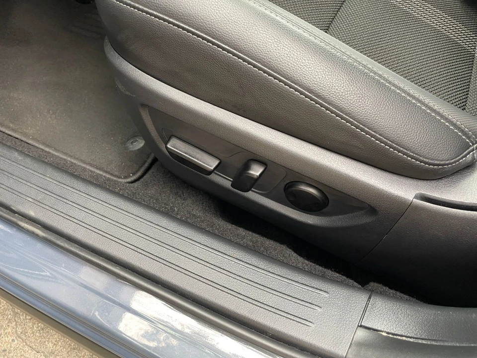 2025 Mazda CX-50 - Image 21 of 31