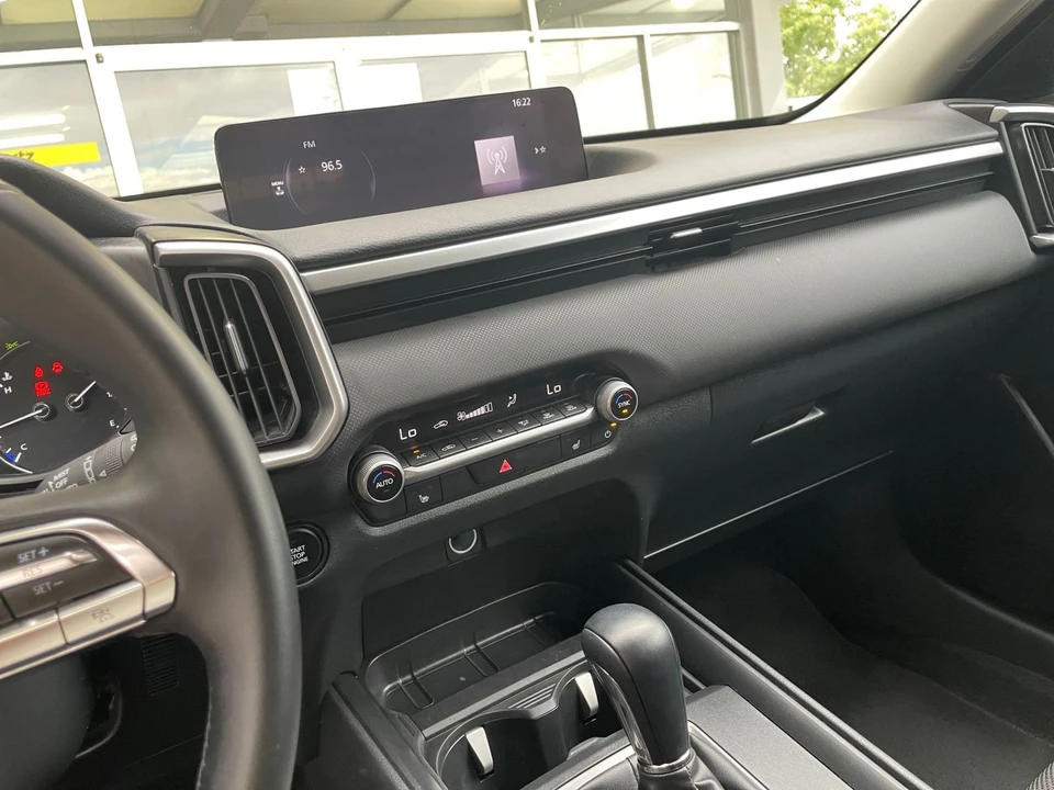 2025 Mazda CX-50 - Image 15 of 31