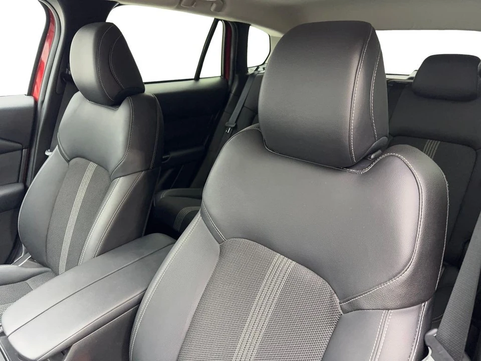 2025 Mazda CX-50 - Image 27 of 31