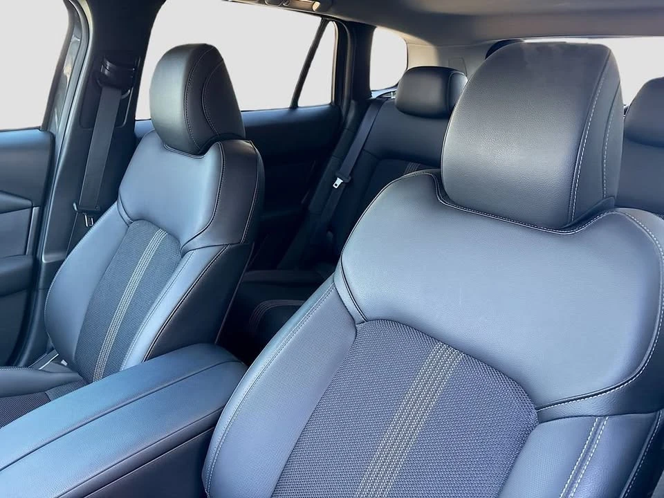 2025 Mazda CX-50 - Image 17 of 19