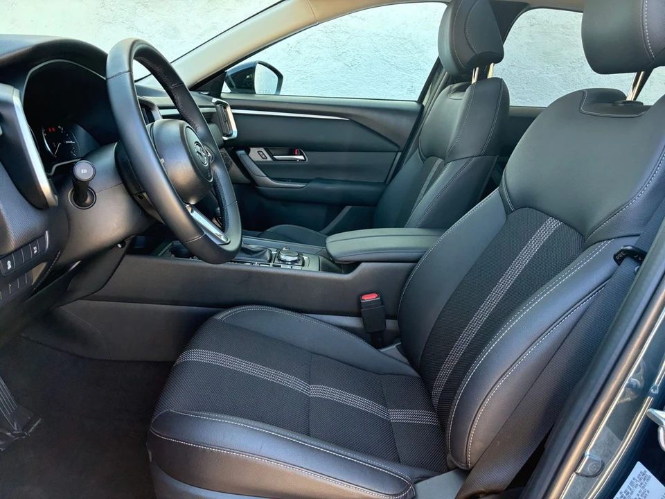 2025 Mazda CX-50 - Image 25 of 31