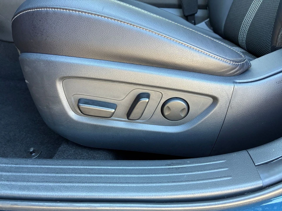 2025 Mazda CX-50 - Image 20 of 31