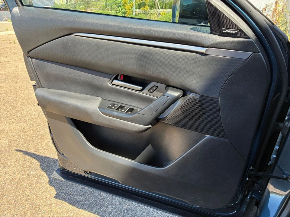 2025 Mazda CX-50 - Image 17 of 31