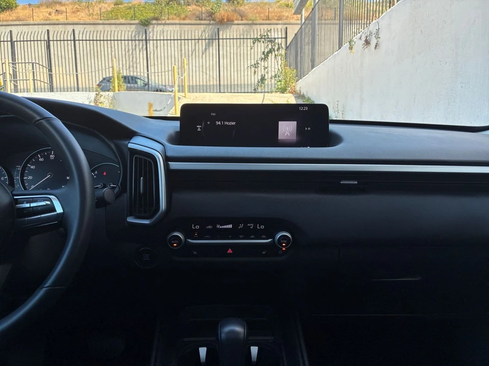 2025 Mazda CX-50 - Image 14 of 31
