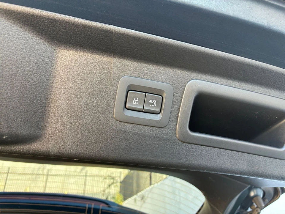 2025 Mazda CX-50 - Image 19 of 31