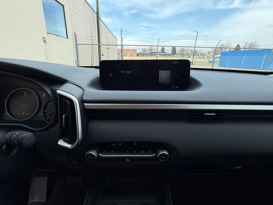 2025 Mazda CX-50 - Image 16 of 31