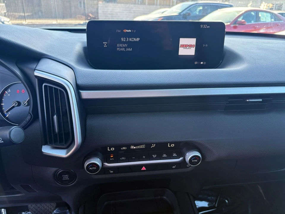 2025 Mazda CX-50 - Image 14 of 31