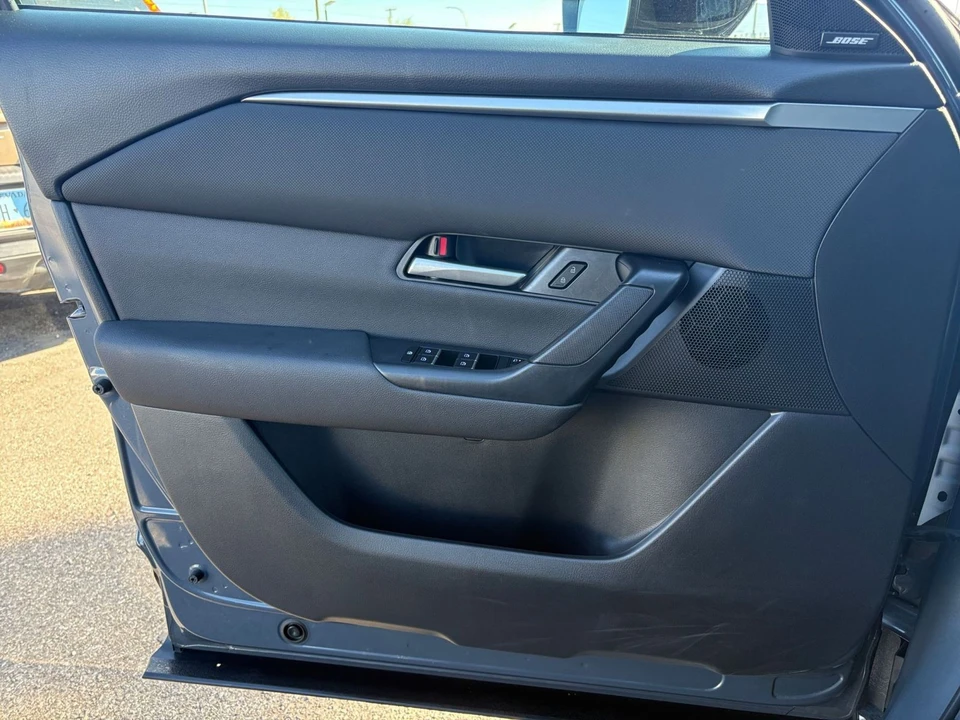 2025 Mazda CX-50 - Image 15 of 31