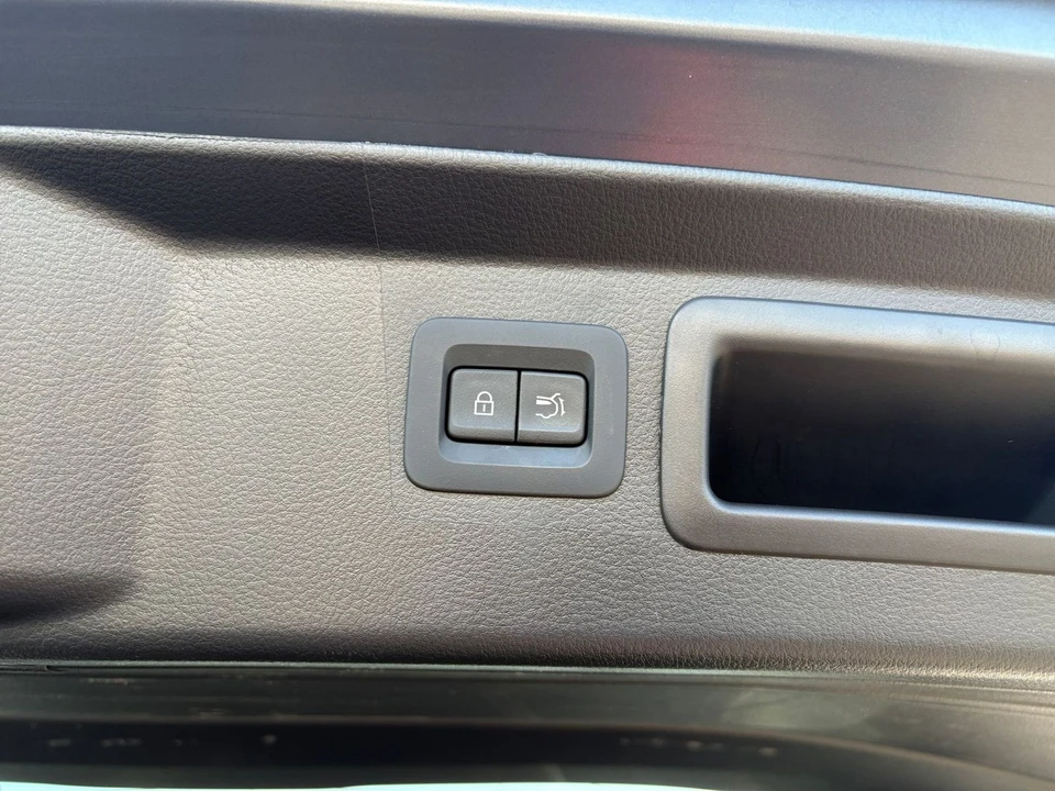 2025 Mazda CX-50 - Image 19 of 31