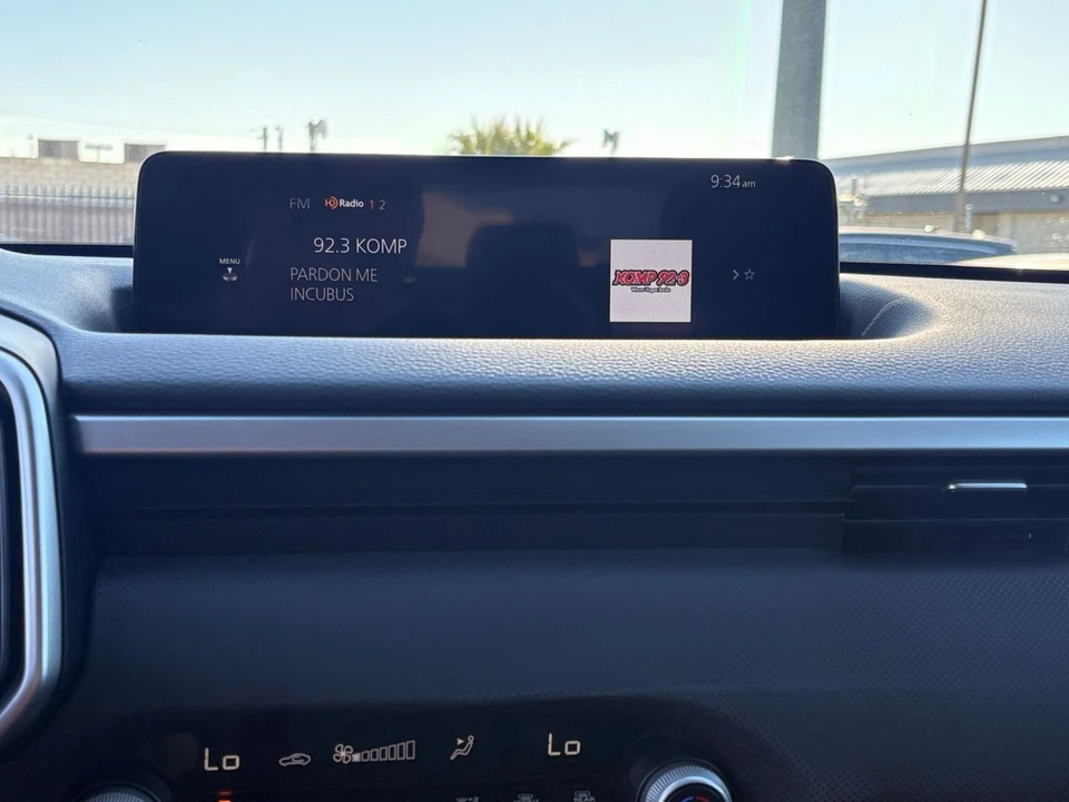 2025 Mazda CX-50 - Image 16 of 31