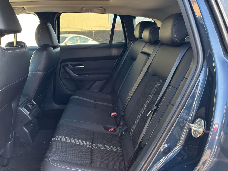 2025 Mazda CX-50 - Image 23 of 31