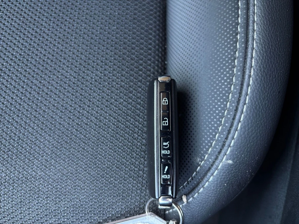 2025 Mazda CX-50 - Image 18 of 31