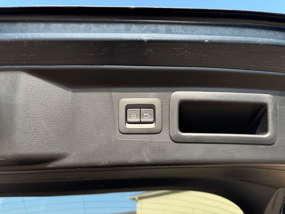 2025 Mazda CX-50 - Image 20 of 31