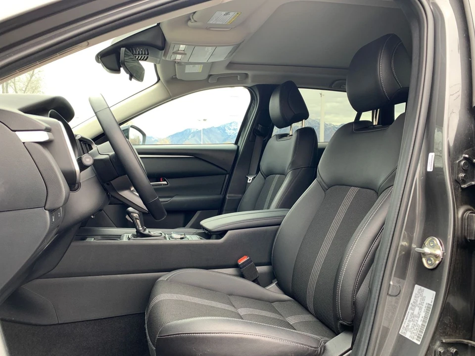 2025 Mazda CX-50 - Image 23 of 31