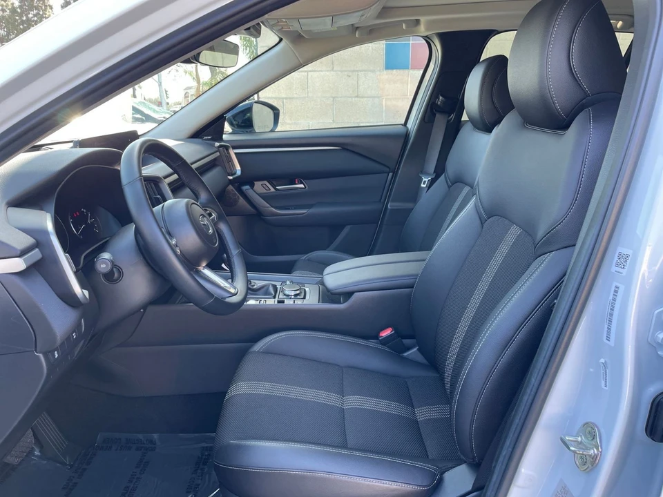 2025 Mazda CX-50 - Image 24 of 31