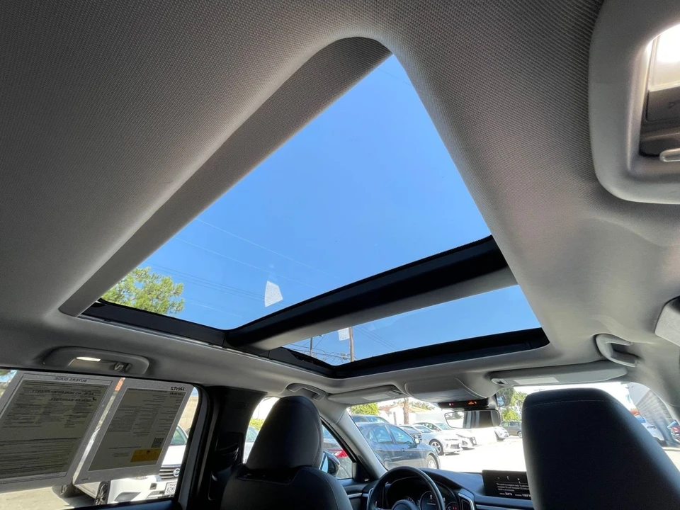 2025 Mazda CX-50 - Image 26 of 31