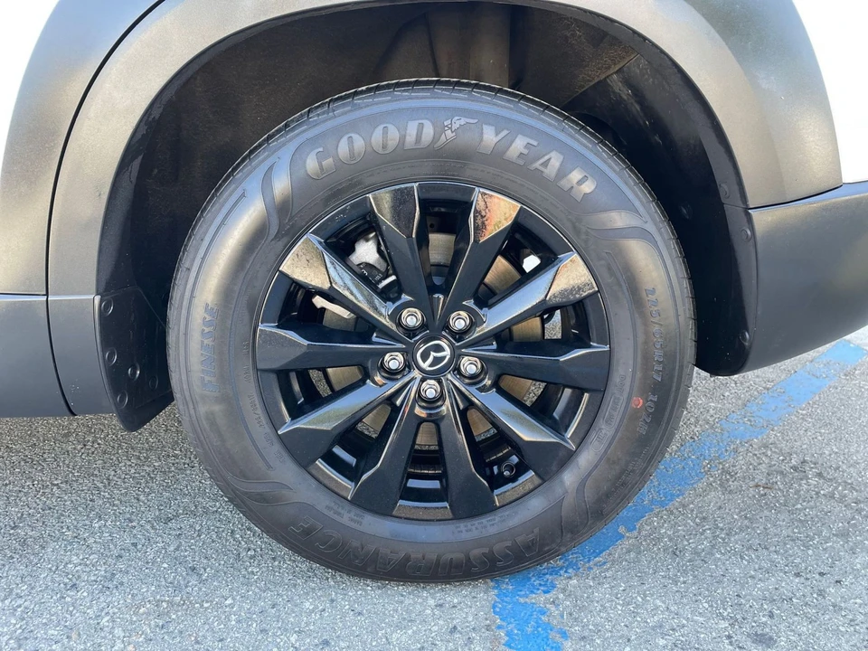 2025 Mazda CX-50 - Image 28 of 31